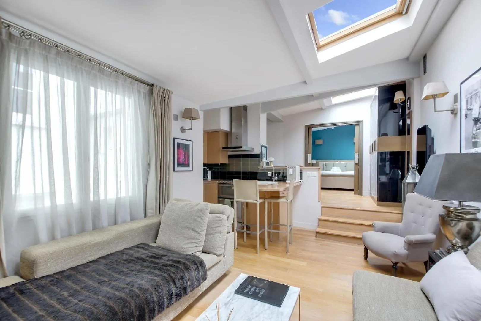 Marais Bretagne Area Apartment
